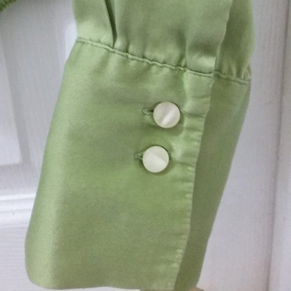 Silk Green Blouse - by Fred David with buttons - Picture 2 of 5